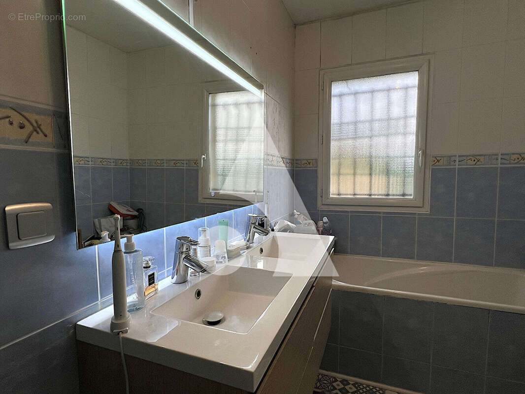 Maison à SAINT-DENIS-DE-PILE