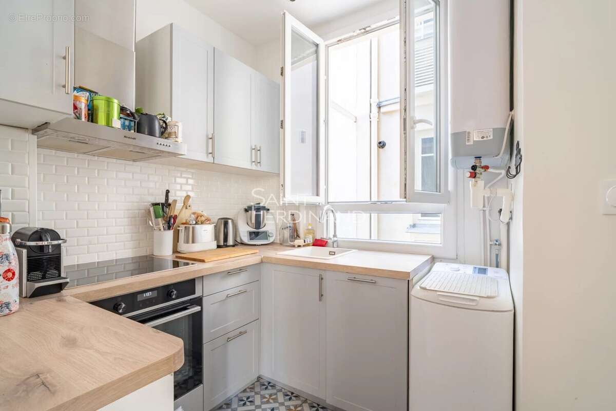Appartement à PARIS-17E
