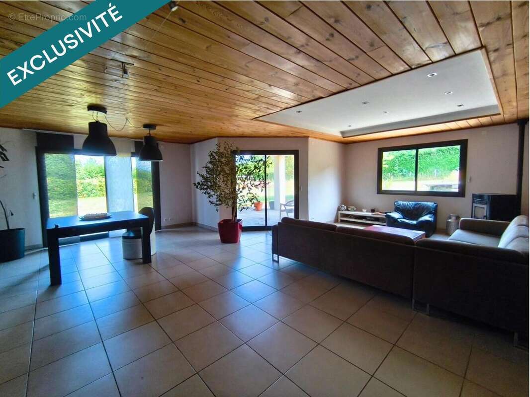 Maison 223 m² à Aydat  - photo 2