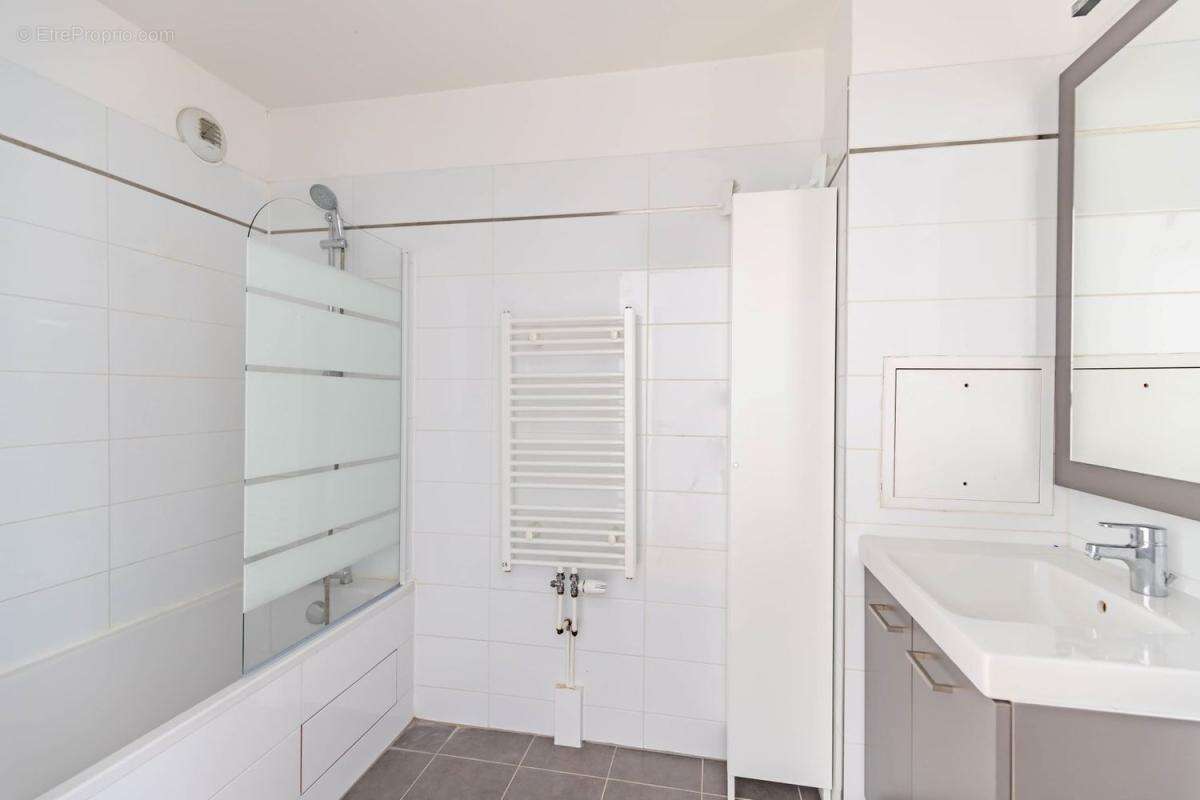 Romainville – T4 - 80 m² avec balcon - photo 4