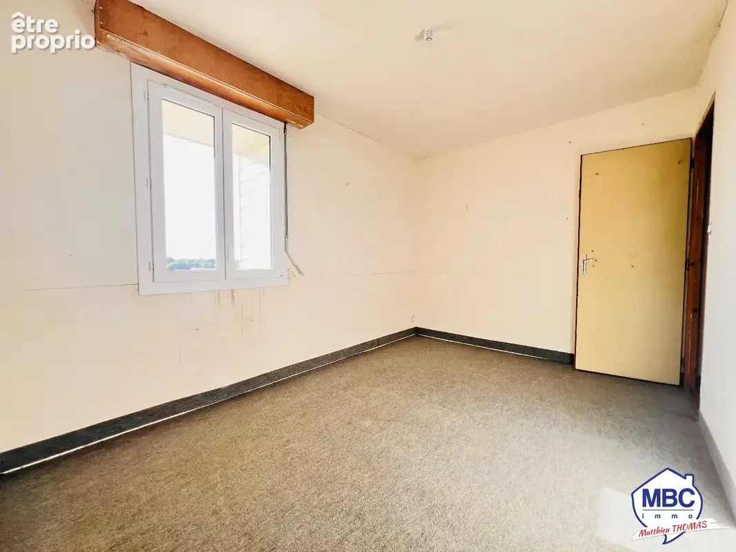 Longère de 192 m² avec grange, étang et forêt sur 2 hectares. - photo 5