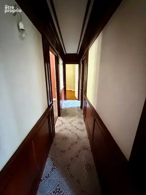 Maison familiale des années 70 avec sous-sol complet et beau potentiel - photo 5