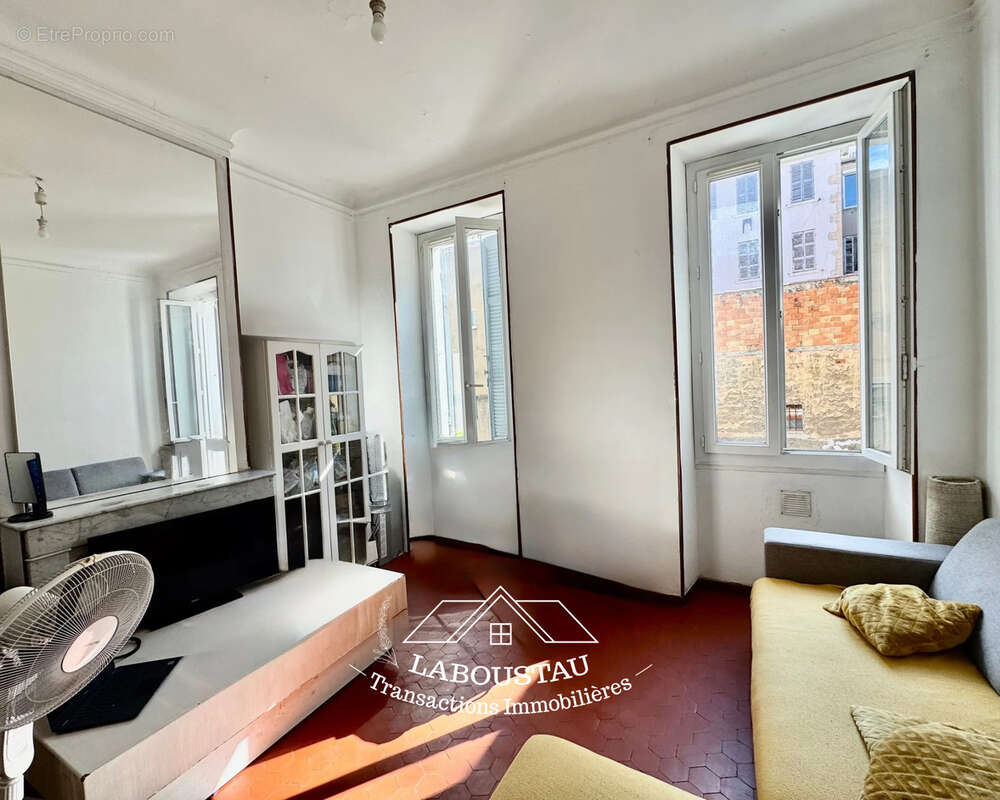 Appartement à MARSEILLE-3E
