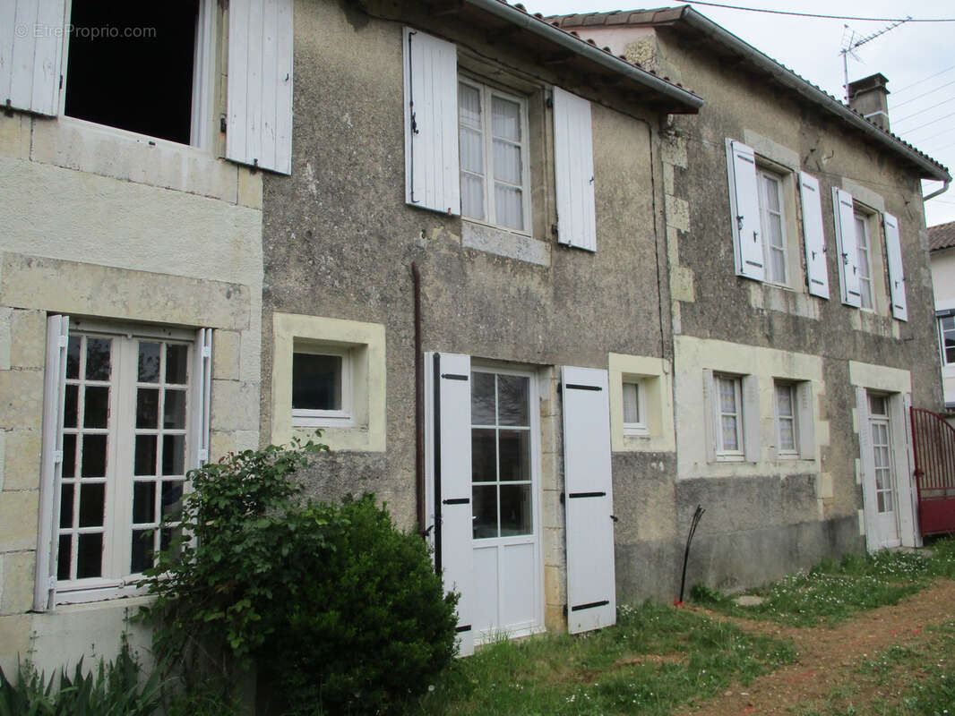 Maison à CEAUX-EN-COUHE