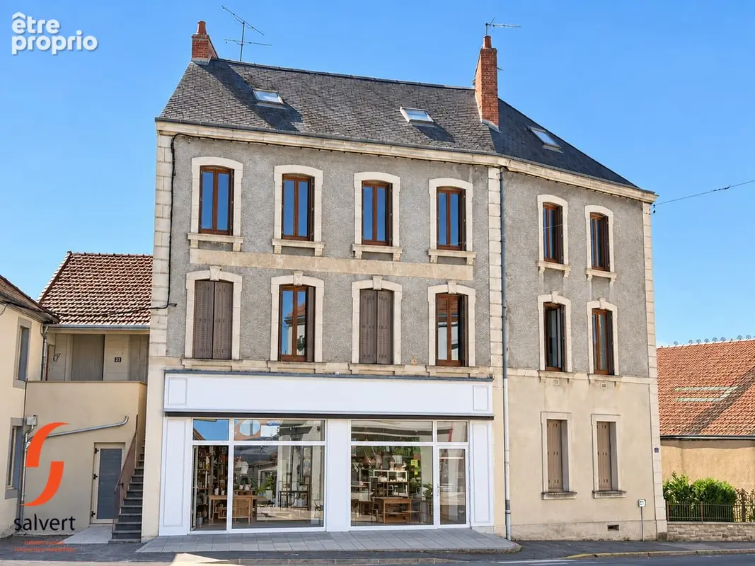 A vendre, Immeuble comprenant 5 appartements et 1 commerce. - photo 1
