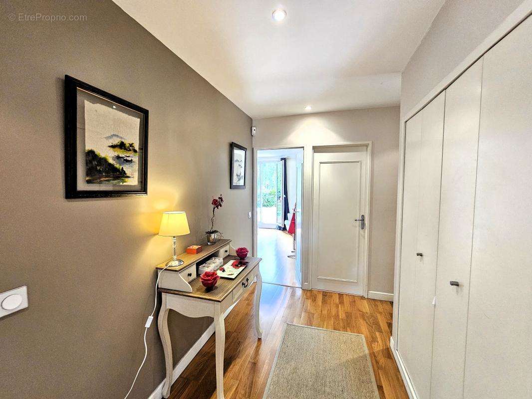 Maison à SAINT-NOM-LA-BRETECHE