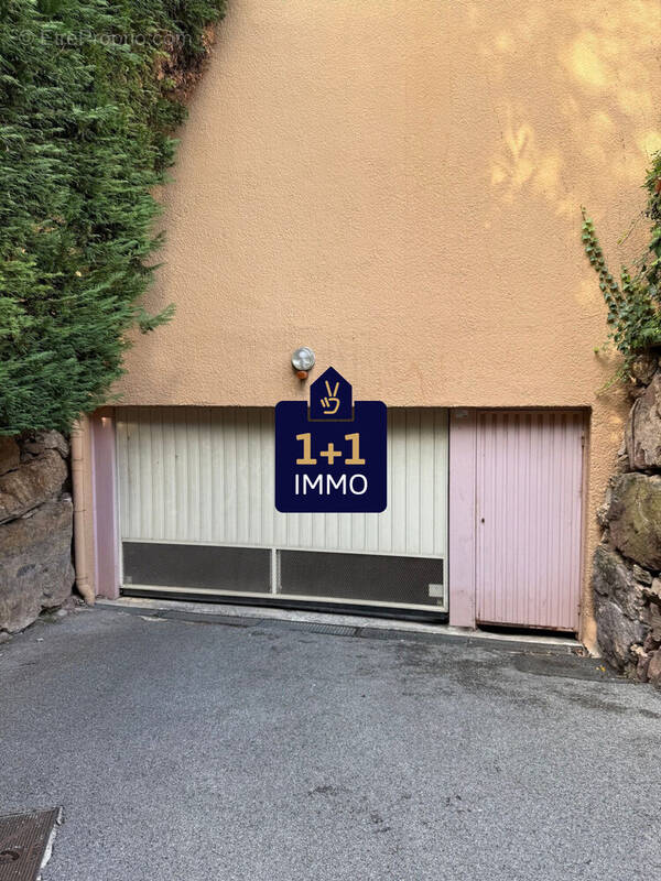 Parking à SAINT-RAPHAEL