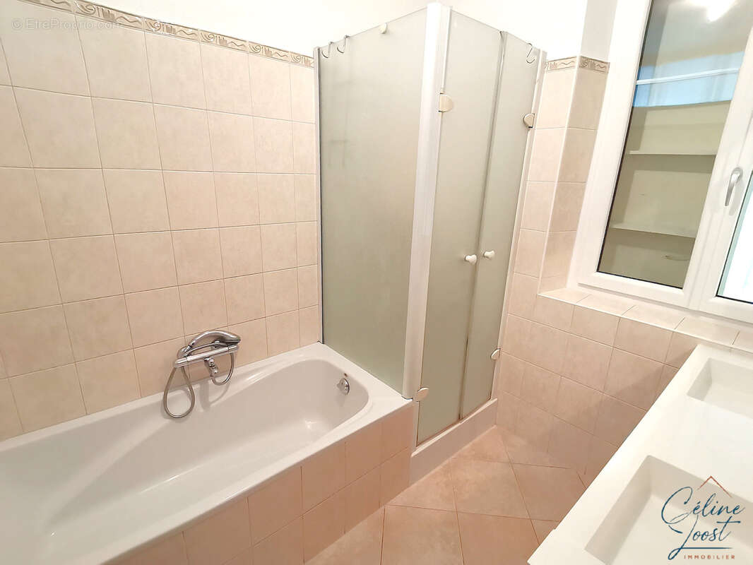 Propriété composée d'une maison principale et dépendances sur 34 ares ! - photo 10