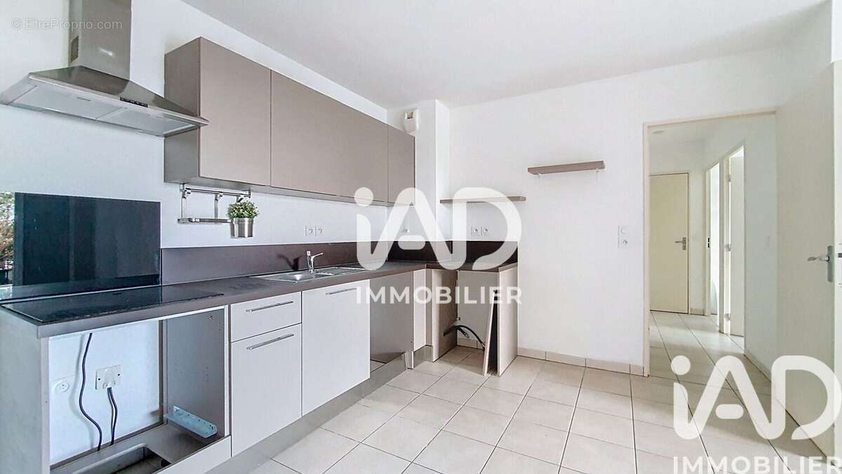 Photo 3 - Appartement à ROQUEBRUNE-SUR-ARGENS