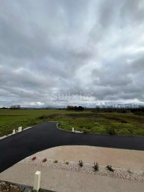 Terrain à LONS-LE-SAUNIER
