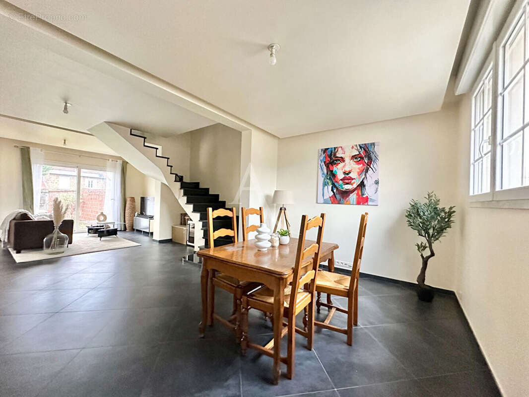 Maison à CHAMPS-SUR-MARNE