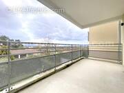 Appartement_T3_Saint_Cergues_proche_frontière_Suisse_DOUANE_TRAM_CEVA_LEMAN_EXPRESS_GENEVE_VOIE_VERTE_secteur_calme_cuisine_moderne_équipée_ouverte_Séjour_Saleve_Vue_Dégagée - Appartement à SAINT-CERGUES