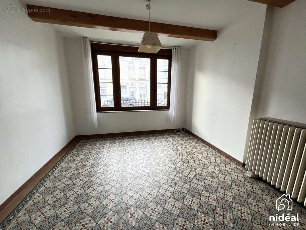 Maison à AULNOYE-AYMERIES