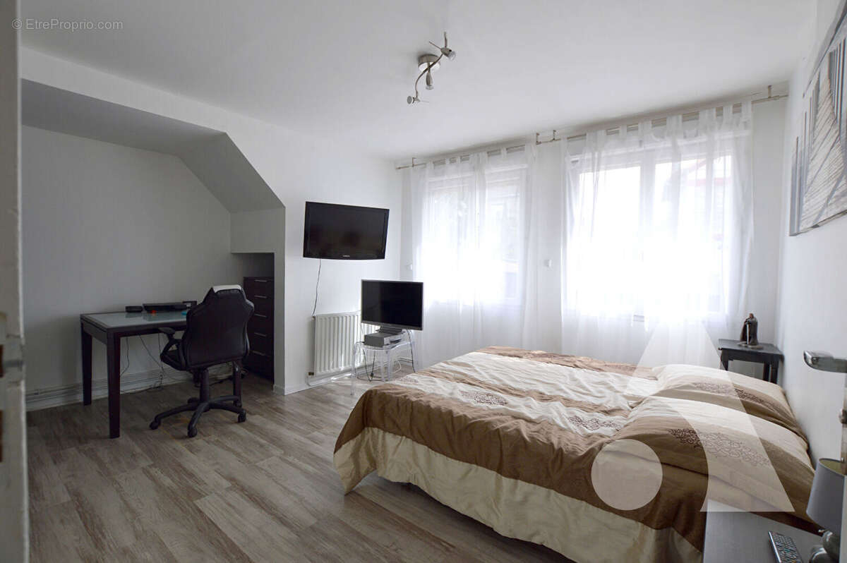 Maison Montigny Les Cormeilles 8 pièce(s) 178 m2 - photo 6