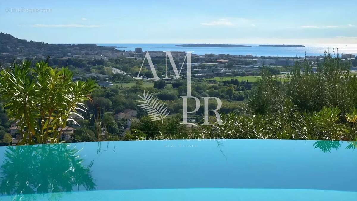 Maison à MANDELIEU-LA-NAPOULE