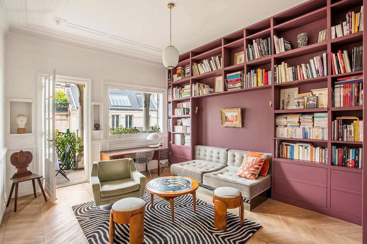 Appartement à PARIS-16E