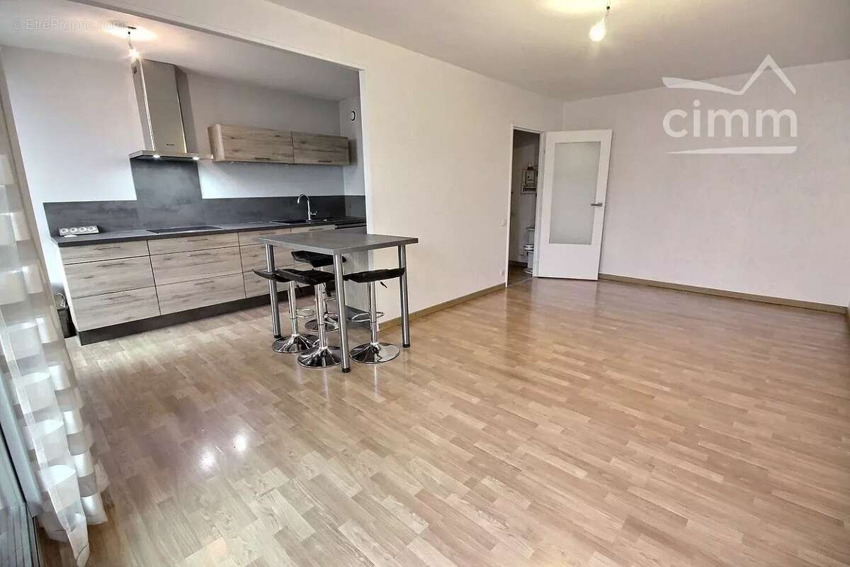 Appartement à SAINT-ETIENNE