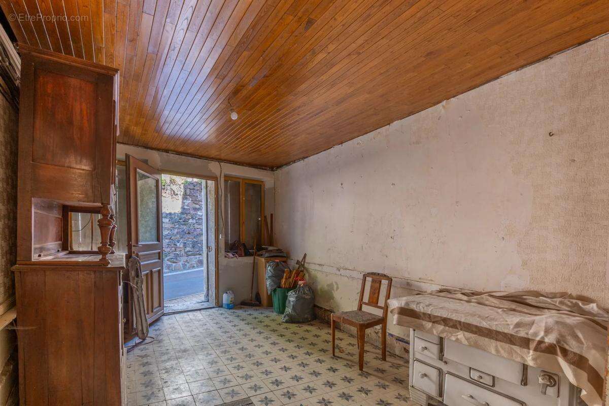 Maison à VAUX-EN-BEAUJOLAIS