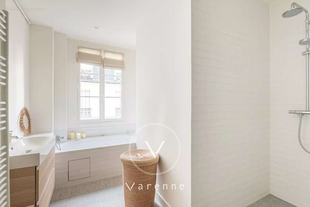 Appartement à PARIS-7E