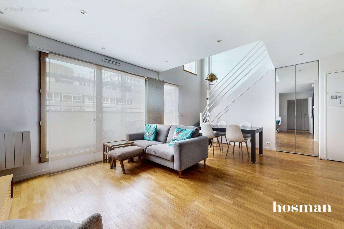 Appartement à COURBEVOIE