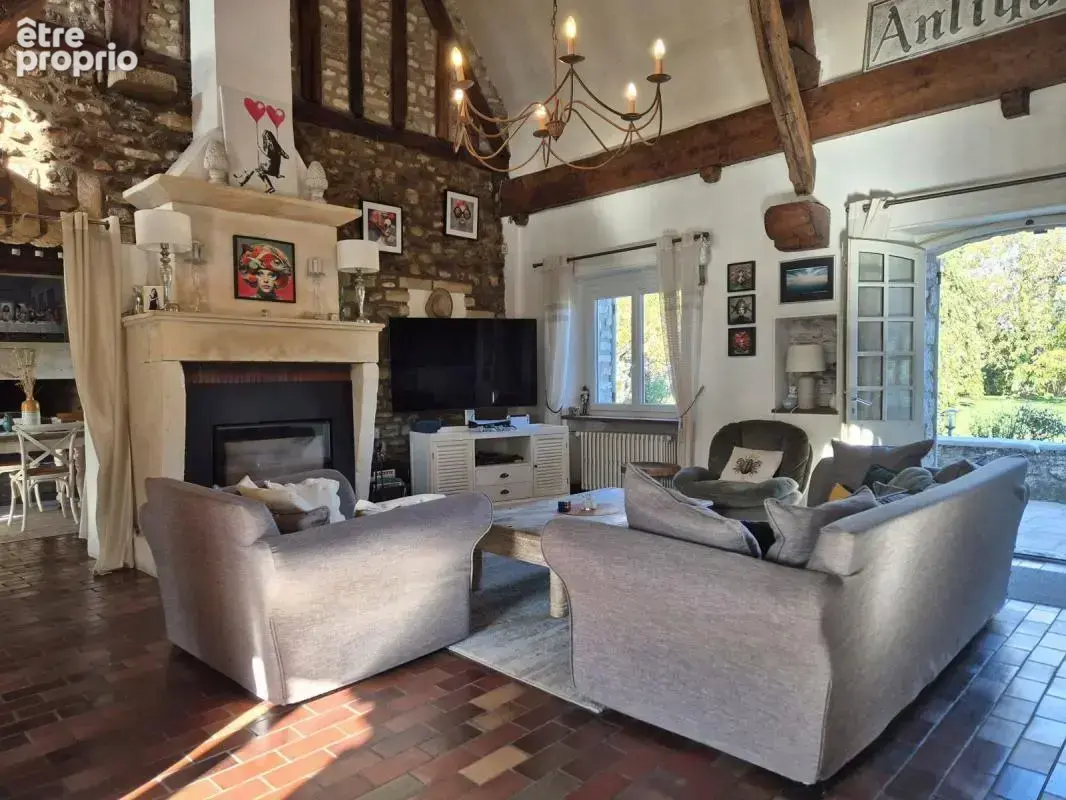 Longère de caractère – 370 m² – charme & authenticité - photo 3