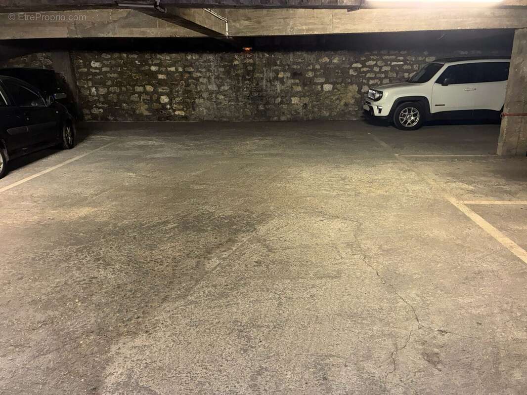 Parking 12 m² à Paris-16e  - photo 3