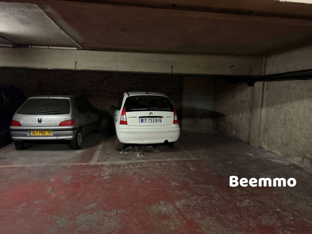 Parking à PARIS-10E