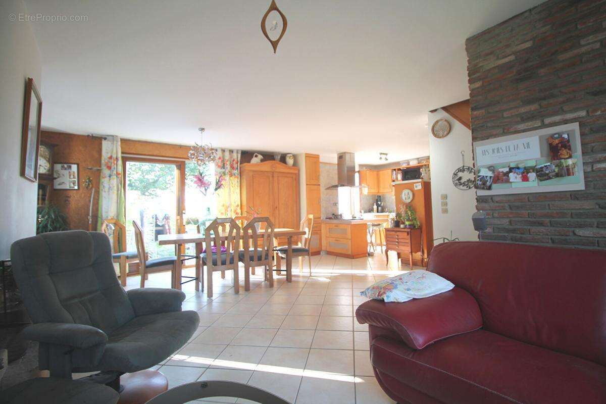 Maison Guemappe 8 pièce(s) 136m² - photo 8