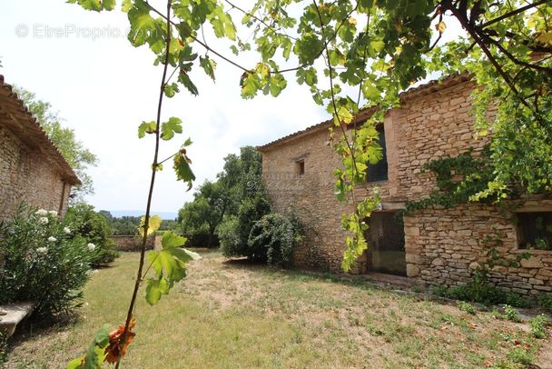 Maison à GORDES