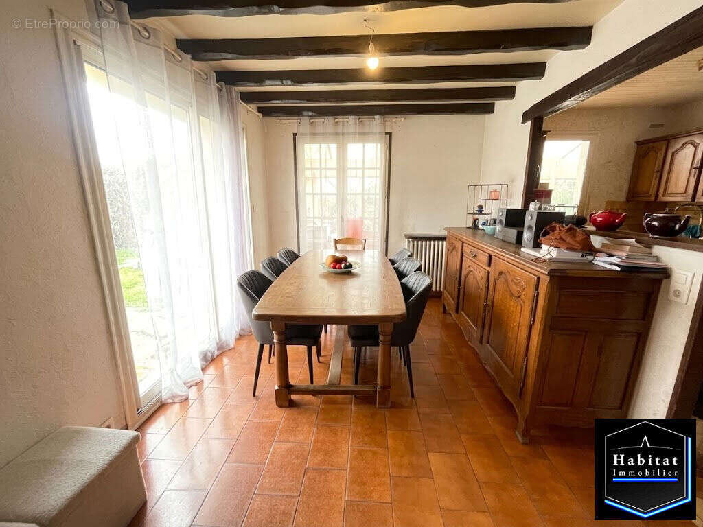 Maison à LE PLESSIS-BELLEVILLE