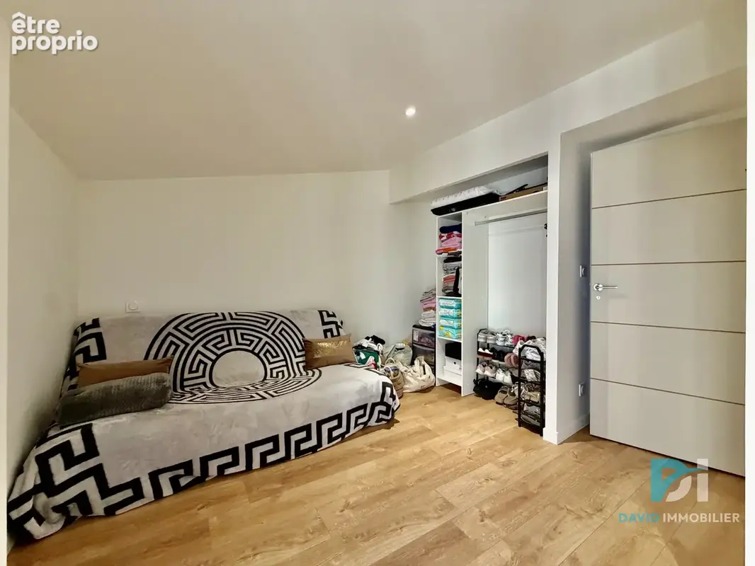 Maison T4 97 m2 entièrement rénovée avec Garage - Terrasse - Jardin - photo 12