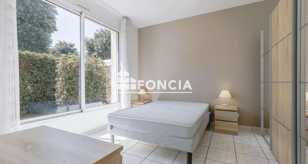 LES SABLES D'OLONNE PROCHE CENTRE ET PLAGE - Maison T3 de 100m2 de plain-pied avec garage, terrasse et jardin - photo 8