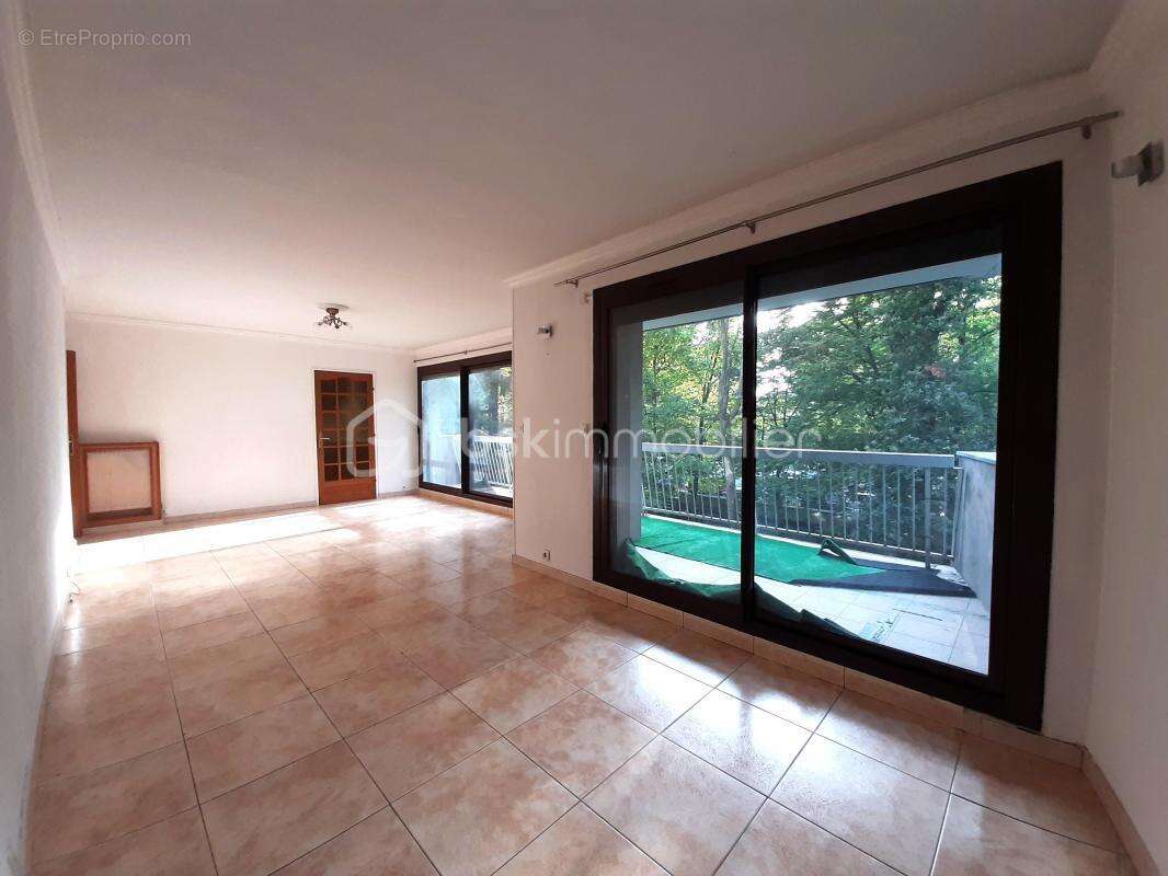 Appartement à TREMBLAY-EN-FRANCE