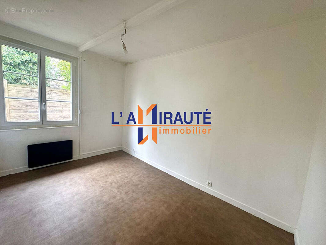 Maison à LE MESNIL-LE-ROI