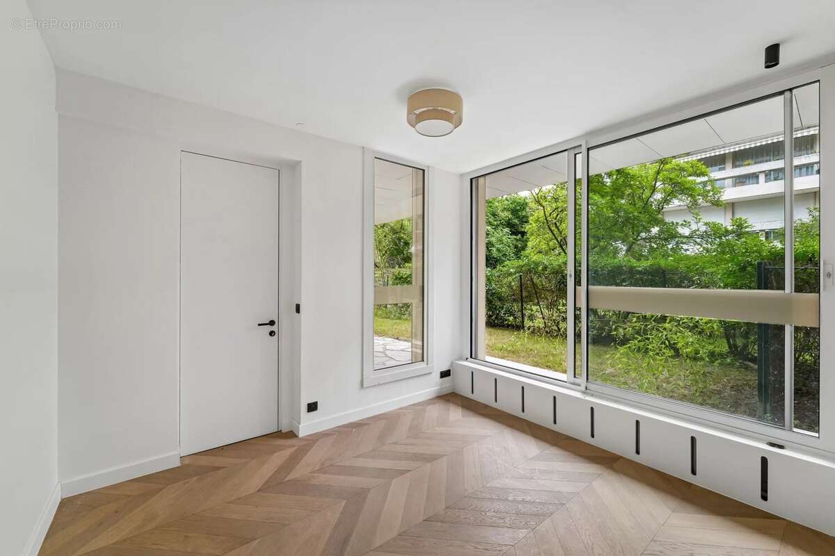 Appartement à NEUILLY-SUR-SEINE