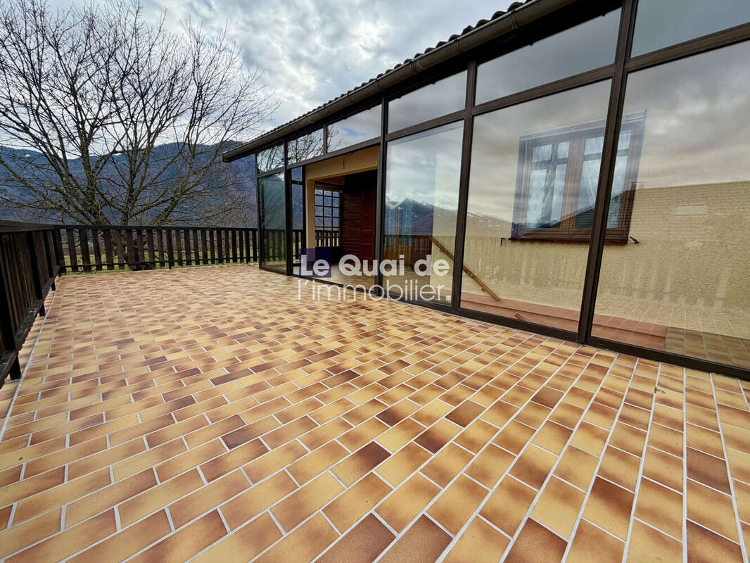 Maison à CHATEAUNEUF