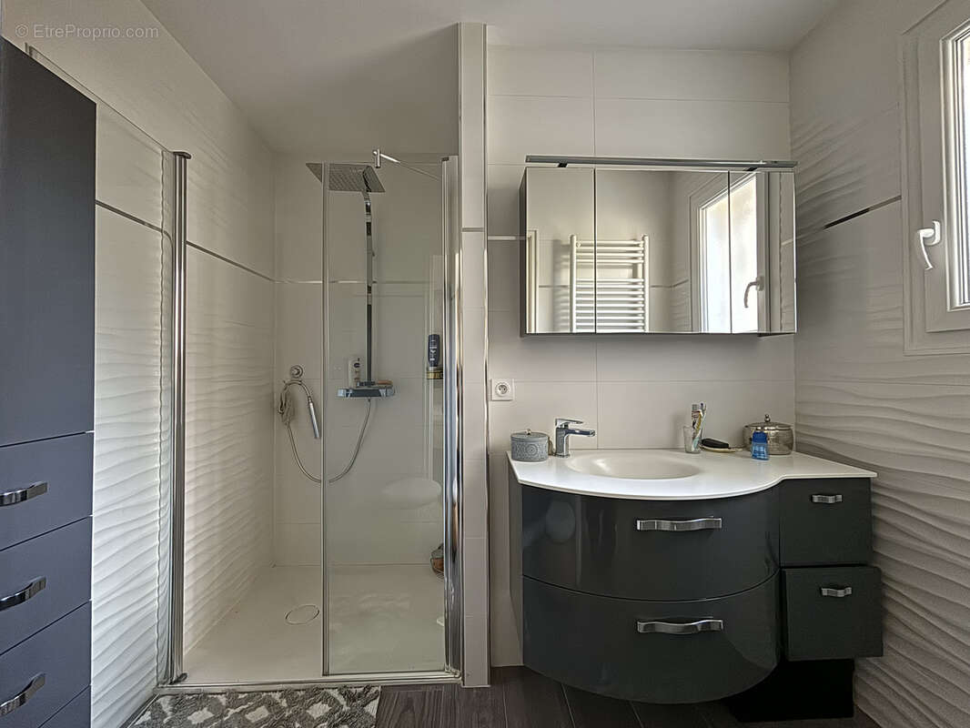 Maison à CRECY-LA-CHAPELLE