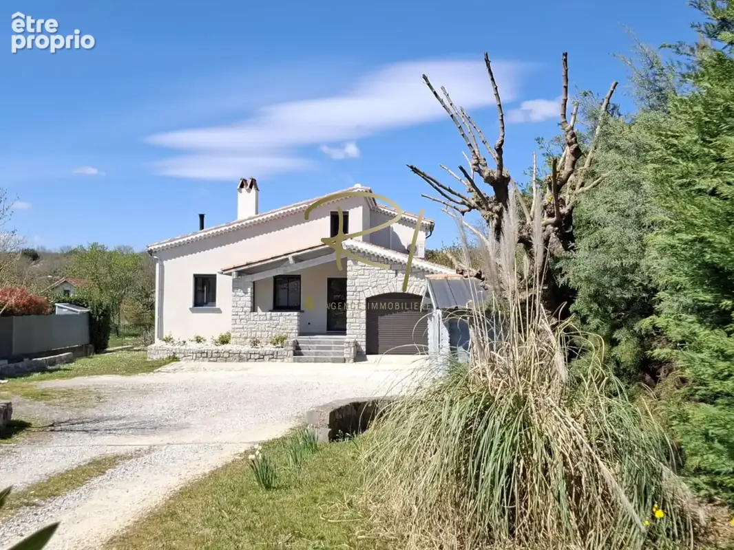 Maison 4 chambres, piscine et terrain - RUOMS CENTRE - photo 12