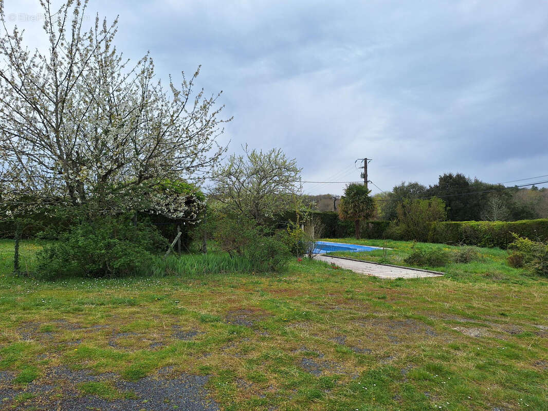 Maison à BOURDEILLES