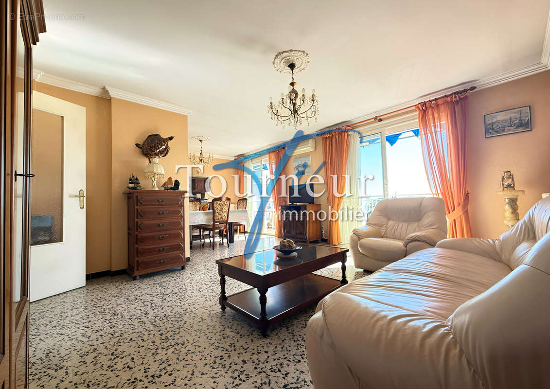 Appartement à SIX-FOURS-LES-PLAGES