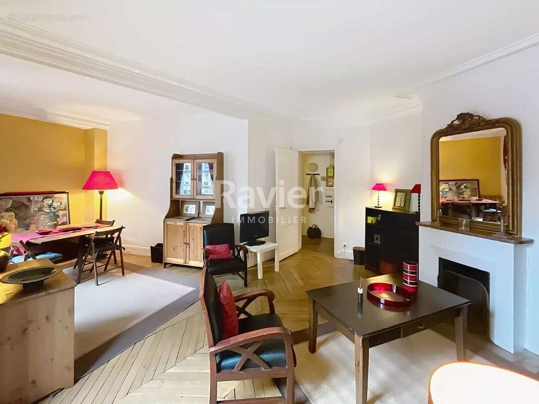 Appartement à PARIS-17E