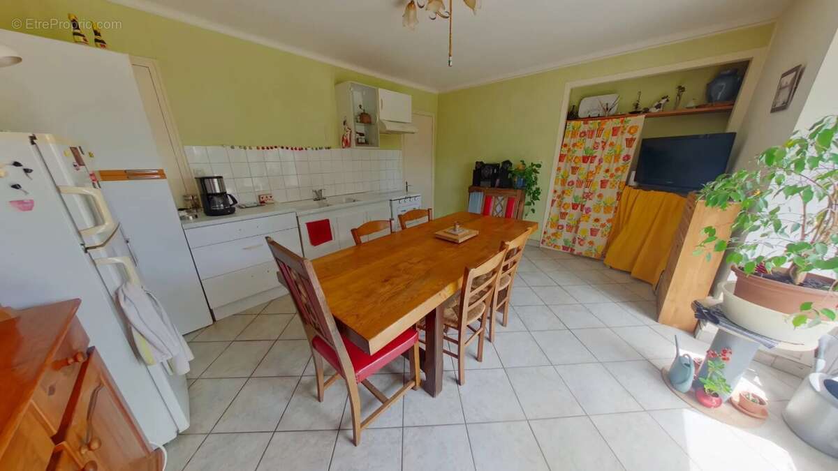 Maison à LADOYE-SUR-SEILLE