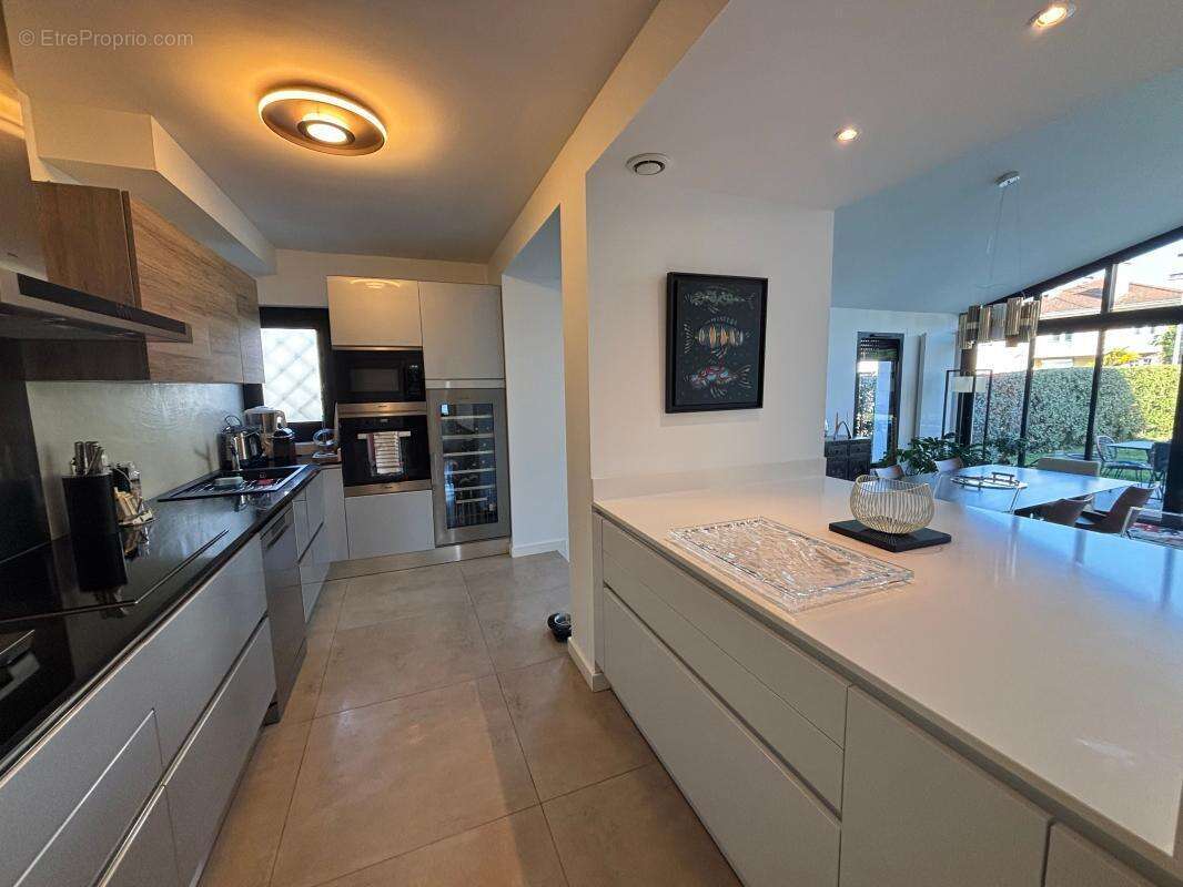 Pau Trespoey, villa à vendre - 220m² - 4 chambres, bureau, garage, buanderie et piscine - photo 14