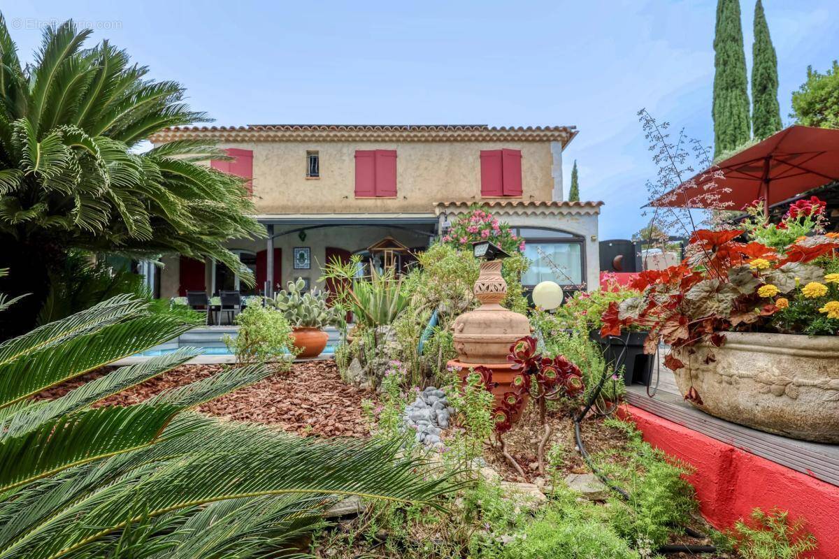 Maison à LA CADIERE-D'AZUR