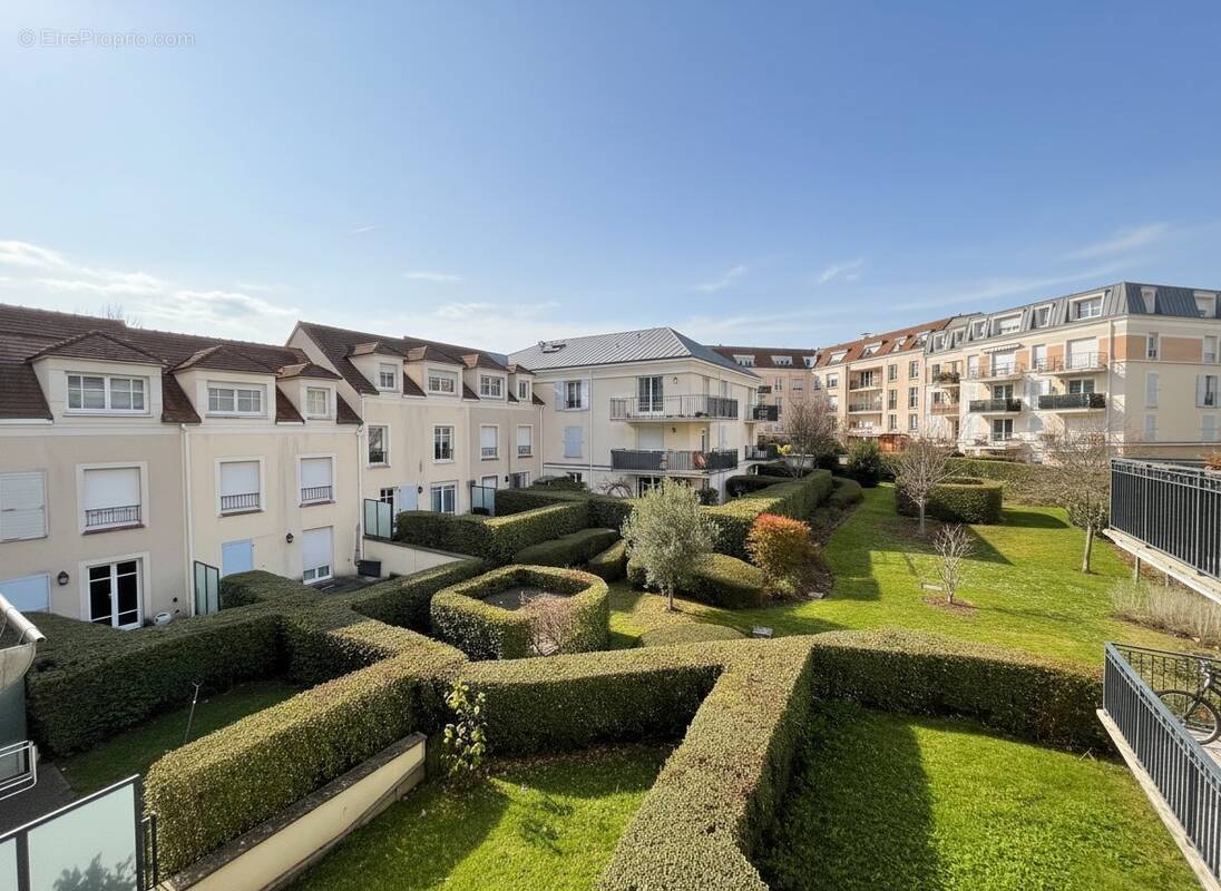 Appartement à LES CLAYES-SOUS-BOIS