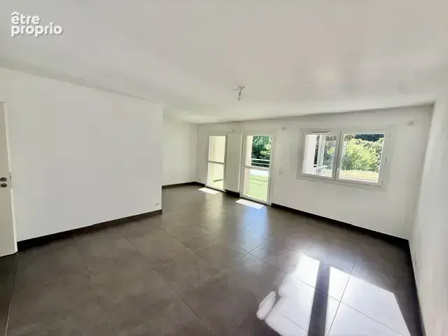 EXCLU / T4 87m2 avec terrasse, cave et garage FERNEY VOLTAIRE 01210 - photo 9