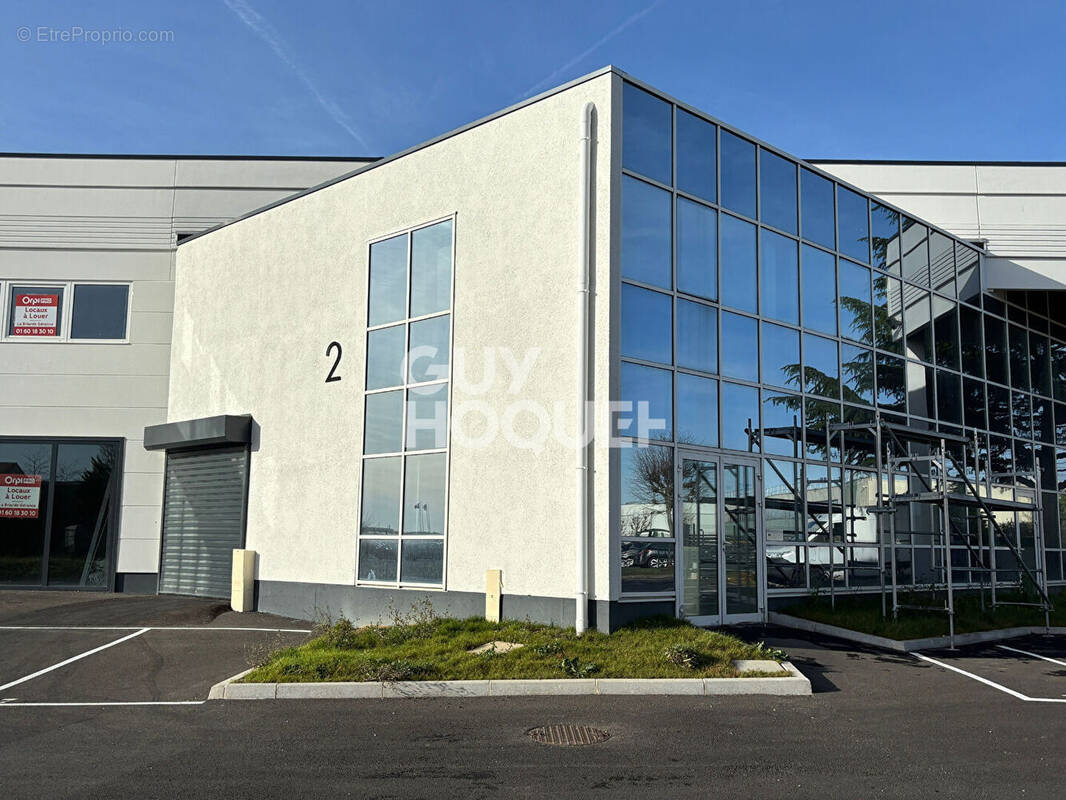 Commerce à FONTENAY-TRESIGNY