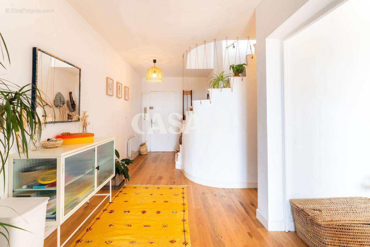 Appartement à EGUILLES