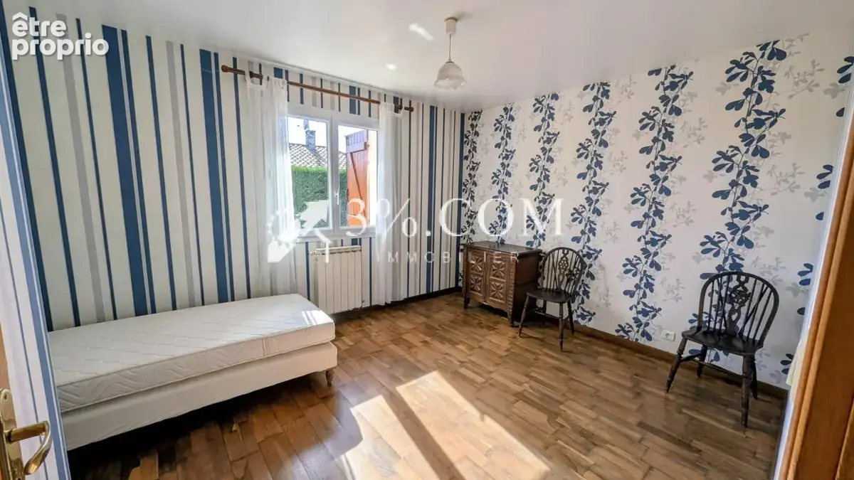 Maison de plain-pied avec 4 chambres, véranda et double gara - photo 17