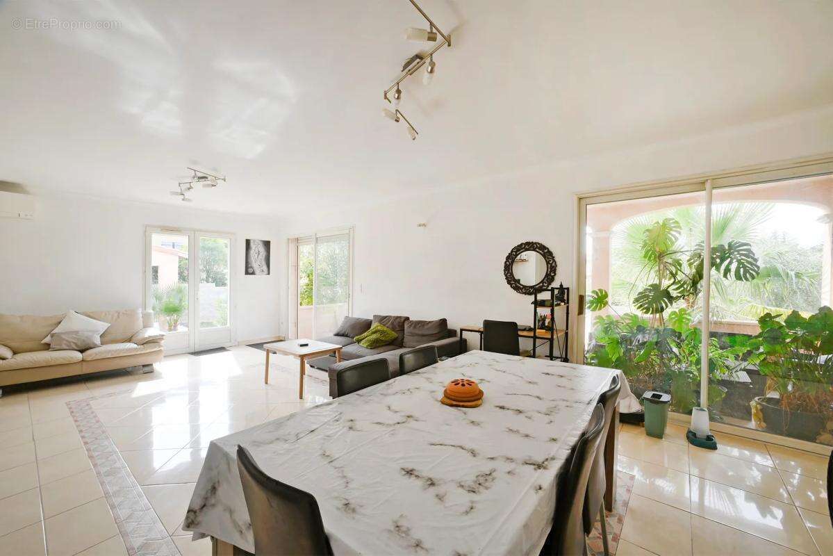 Maison à SAINT-CHRISTOL-LES-ALES